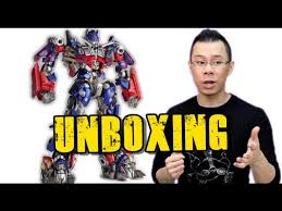 Online retailer has put up a listing for a new run on kaiyado's revoltech movie optimus prime. Unboxing Revoltech Optimus Prime From Transformers Dark Of The Moon Youtube