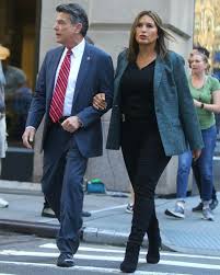 Do you like this video? Mariska Hargitay Peter Gallagher Filming Law Order Svu Season 21 Mariska Hargitay Law And Order Svu Celebrity Moms