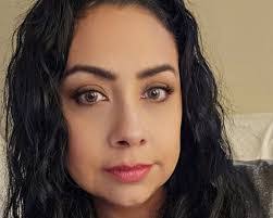 Ashia Mayes's Instagram, Twitter & Facebook