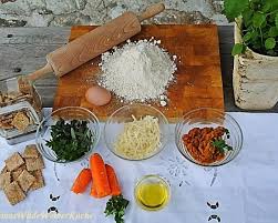 Erhält der hund eine gesunde ernährung und bekommt zusätzlich seine dosis schwarzkümmelöl am tag so beugt man nicht nur zecken und flöhen vor schwarzkümmelöl hilft beim hund also nicht nur zur vorbeugung gegen zecken sondern kann das komplette immunsystem des hundes stärken. Leckerlis Fur Hunde Selber Backen Salzburgerland Magazin