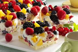 Dessert Aux Petits Fruits Et Aux Peches Pour Le Brunch Qu Est Ce Qui Mijote De Kraft Recipe Brunch Desserts Brunch Dessert Recipe Desserts