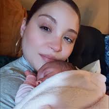 Can't end today without wishing the best husband and PahPah a very happy  birthday 🥂