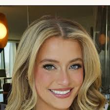 Olivia Webster (oliviawebsterak)