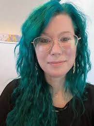 Sarah Armbruster's Instagram, Twitter & Facebook