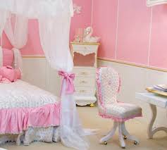 غرفة نوم الوردي