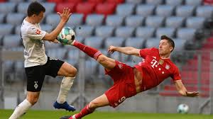 Für mich, aber auch für die moderne geschichte der bundesliga in deutschland. Fc Bayern Robert Lewandowski Schnuppert Mit 39 Toren Nach 32 Spieltagen Am Gerd Muller Rekord Eurosport