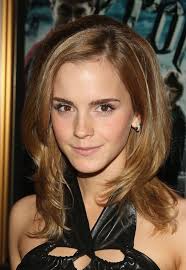 The first emma watson short hair moment was sleek and backswept, which actually enhanced her lovely appearance. 23 Times Emma Watson Was Our Favorite Beauty Icon Emma Watson Hair Medium Hair Styles Hair Styles