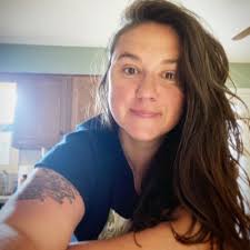 Natasha Tucker (@growlingsoftly)