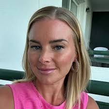 What's the WiFi like? Is it in the rooms and around pool?