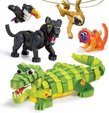 From ulysses butterflies to rainforest scorpion, you can see a wide variety of animals that live in the tropical rainforest. Amazon Com Bloco Toys Tropical Rainforest Animals Stem Toy Panther Caiman Sloth Tamarin Toucan Diy Educational Building Construction Set 220 Pieces Toys Games