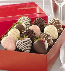 This is the ultimate guide to chocolate covered strawberries. Fannie May Love Romance Chocolate Strawberries Tortas Reposteria Fresas