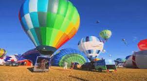 A balloon carrying 16 people caught fire and crashed into a field, killing all on board. Gif Image Most Wanted Hot Air Balloon Deflating Gif