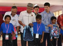 Sistem ini dibangunkan oleh bahagian pengurusan maklumat (bpm) kpm dan diselia oleh bahagian pengurusan sekolah harian (bpsh), bahagian ia juga adalah salah satu modul untuk sistem pengurusan sekolah (sps), kementerian pendidikan malaysia (kpm) di bawah pengurusan guru. Chup Badui Sikulah Ajak Anak Orang Asli Ke Sekolah