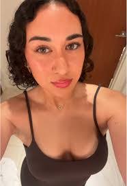 Kendall Garrett's Instagram, Twitter & Facebook