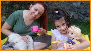 Bugün çocuk videosunda rüya'nın çiftliği'ni kuruyoruz arkadaşlar. Baby Alive Ruya Ve Annesi Piknik Yapiyor Eglenceli Cocuk Videosu Youtube