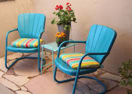 Because it was often viewed as temporary (due to its exposure to the elements—sun, wind, rain, and snow) homeowners tended to replace it every few years. Metal Patio Chairs Redux Comeback For Iconic Style Get Out Gvnews Com
