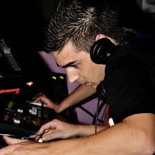 Listen to Dj Chiky @ ESPIRAL FM. 2007 by EduGascón in xikimania playlist  online for free