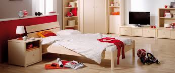 Diese nutzt eine der ecken, die sonst nicht voll ausgenutzt werden können, ohne dabei dem zimmer viel platz zu nehmen. Jugendzimmer Komplett Set Paidi