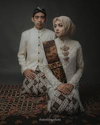 Kebayang 'kan kalau foto prewedding di sini? 25 Prewed Jawa Ideas In 2021 Wedding Photoshoot Pre Wedding Photoshoot Prewedding Photography