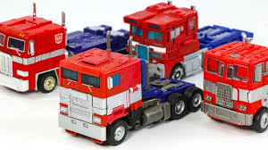 The bee prime looks like an unfinished version of g1 prime. Transformers Voyager Class Movie Bumblebee Siege G1 Optimus Prime Truck Car Robot Toys Youtube