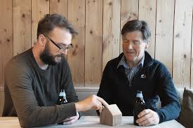 Having given up farming half a century ago, it was used partially as a flat but was now not sufficient any more, explained architect sven matt, who founded the studio with partner markus innauer. Wirmboden Leben Wohnen