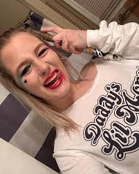 Marie Willard's Instagram, Twitter & Facebook