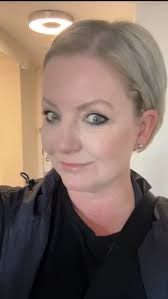 Hair growth after chemo… comparing 2.5 months of growth to 4 months of  growth #chemohairgrowth