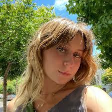 Lynn Edelson's Instagram, Twitter & Facebook