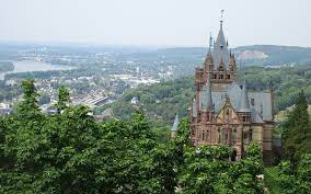 Schloss drachenburg ist ein schloss am drachenfels in königswinter. Schloss Drachenburg Objektansicht
