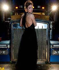 She still gets ice road truckers fan mail. Lisa Kelly Ice Road Truckers Interview Pics Of Trucker Lisa Kelly