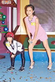 黃鰭棘鯛 （ 学名 ： acanthopagrus latus ）， 同種異名 黃鰭鯛 （ 学名 ： sparus latus ），俗名 黃鰭 ，在香港及華南地區又稱 黃腳鱲 ，是 輻鰭魚綱 鱸形目 鯛科 棘鲷属 的其中一 種 鱼类 。. é»ƒå¿ƒç©Žå­¸å¦¹å¦¹è·³k Pop æ±æ–¹æ—¥å ±