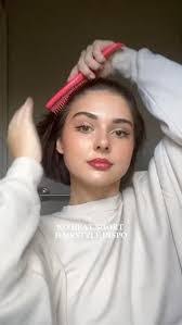 Diana Mares's Instagram, Twitter & Facebook