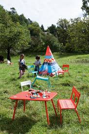 Banc Luxembourg Kid Capucine De Fermob Jardin Pour Enfants Fete Dans Le Jardin Mobilier Jardin