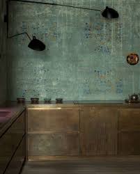 Du Laiton Dans La Cuisine Bling Ou Mat Turbulences Deco Kitchen Decor Modern Contemporary Kitchen Cabinets Kitchen Cabinet Design