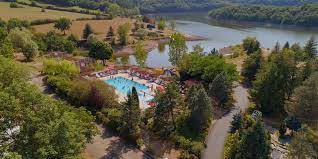 Au bord de l'eau / obdlo, laken (belgië). Camping Arpheuilles