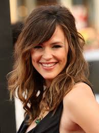Full thin curly hair with short, thin bangs is stunning. 58 Gorgeous Side Swept Bangs That Will Knock Your Socks Off