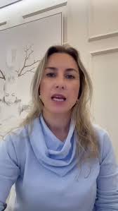 Você sabia que o consumo excessivo de álcool pode aumentar as chances de  desenvolver câncer de mama?👀, No vídeo de hoje, a Dra. Caroline Mora  explica como esse hábito pode impactar diretamente a sua ...