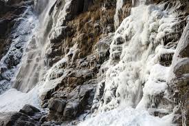 L´acquafraggia forma quindi una serie di cascate, di cui quelle più in basso, con il loro doppio salto. Le Piu Belle Cascate D Italia Foto Dove Viaggi