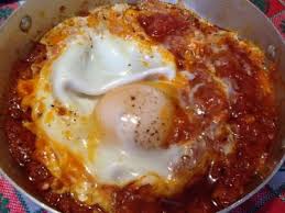 Mio marito è a spasso con nina, la minestra di legumi e cereali è sul fuoco, il momento è l'ideale per scrivere un post. Uova Al Pomodoro Saturno Notizie