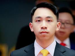 Phạm Nhật Minh Hoàng, con trai tỉ phú Phạm Nhật Vượng nắm nhiều vị trí tại  thành viên Vingroup