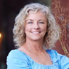 Jenny Bolen's Instagram, Twitter & Facebook