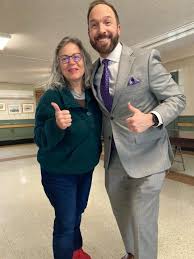 In Your Neighborhood: Gil Simmons visits Clinton Senior Connection