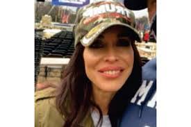 Jennifer Heinl's Instagram, Twitter & Facebook