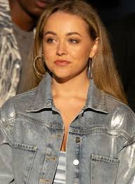 How many 👍 and ❤️ can we get for Amy Mitchell