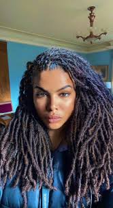 jay 💫 (@wakeupuzi)