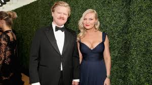 Actress kirsten dunst (l) and actor jesse plemons pose at the after party for the premiere of fx's fargo season 2 at le jardin in los angeles, california. Kirsten Dunst Poses On Emmys Red Carpet With Jesse Plemons Just 4 Months After Giving Birth Whas11 Com
