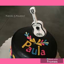 Disney Coco Cake By Fiestas Fondant Fiesta De Coco Tortas De Coco Decorar Con Chuches