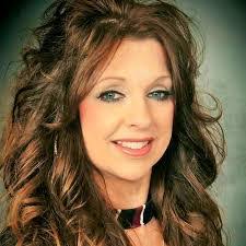 Deborah Pfeiffer's Instagram, Twitter & Facebook