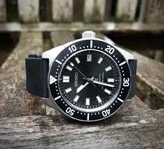 The sunburst is very subtle, displaying a subdued fanning in low light and coming to life in bright light with a nicely distributed burst that isn't too flashy or focused. Boatswain Reviews Seiko Spb143j1 1965 Diver S Modern Re Interpretation Page 7 Watchuseek Watch Forums