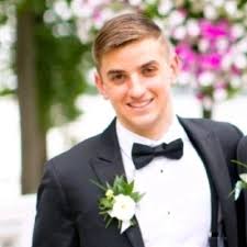 Almost no careers should be stressful. When I was a 911 operator just out  of high school, if you messed up, it was literately life or death. We were  taking 1-3 minute